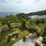 Adis Oneirou Guest house 3*