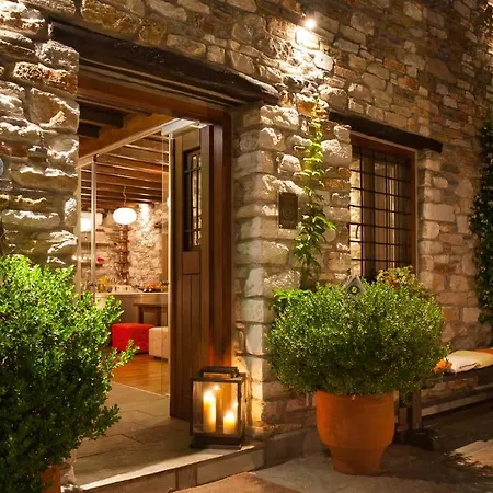 Konukevi Adis Oneirou 3*