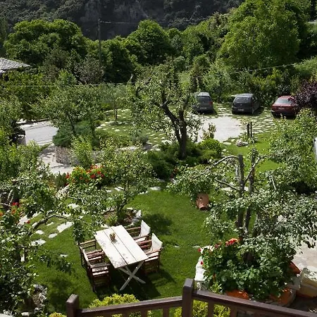 בית הארחה Adis Oneirou Mourésion