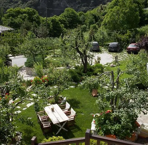 Guest house Adis Oneirou Mouresi